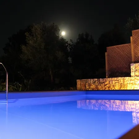 Gospodarstwo wiejskie Trullo Mastricale - Trullo Con Piscina Privata *