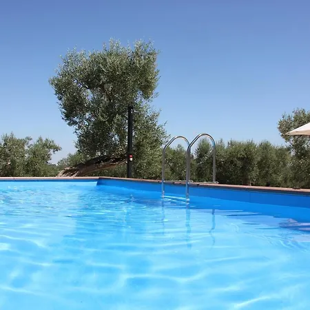 Trullo Mastricale - Trullo Con Piscina Privata בית כפרי